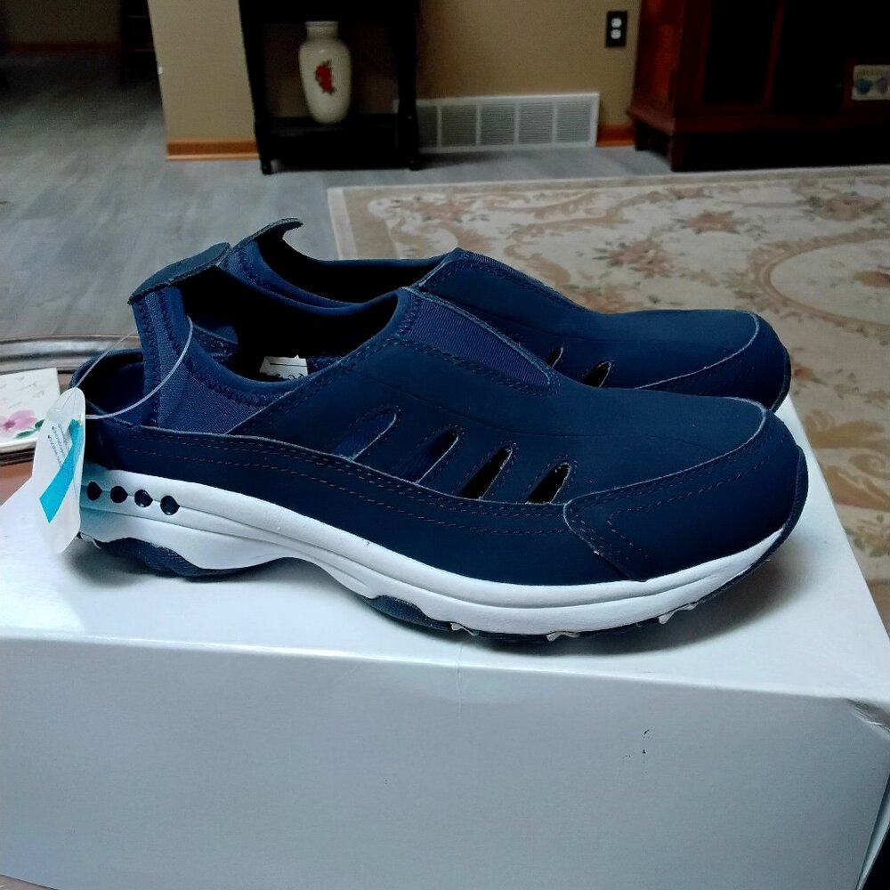 Easy spirit  slip on size 5